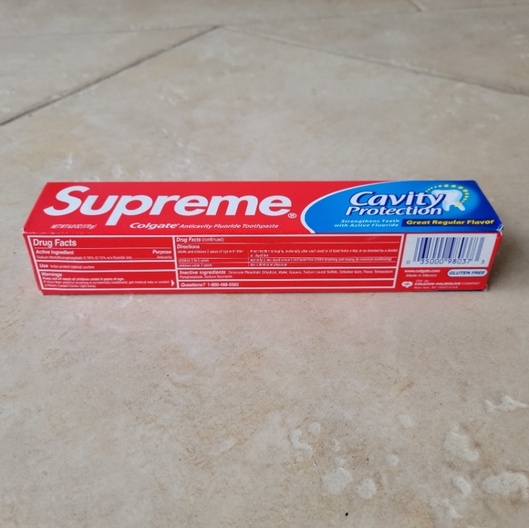 Supreme x Colgate Toothpaste - Picture 4 of 4